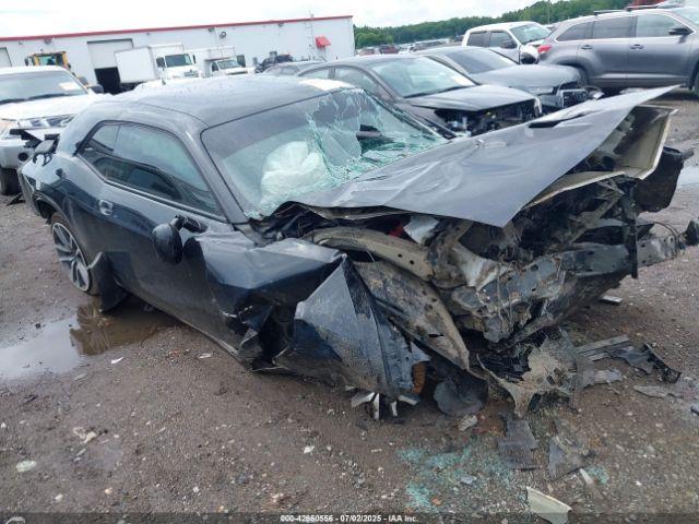  Salvage Dodge Challenger