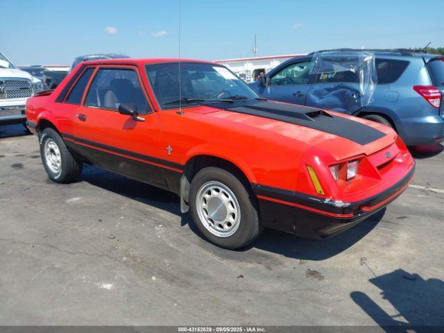  Salvage Ford Mustang