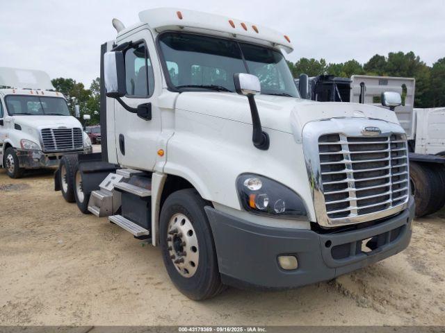  Salvage Freightliner Cascadia 125