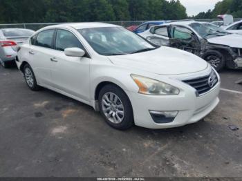  Salvage Nissan Altima