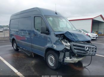  Salvage Mercedes-Benz Sprinter 2500