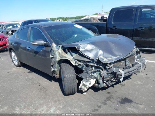  Salvage Nissan Maxima