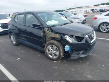  Salvage Nissan Kicks