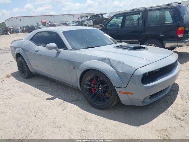  Salvage Dodge Challenger