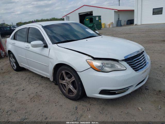  Salvage Chrysler 200
