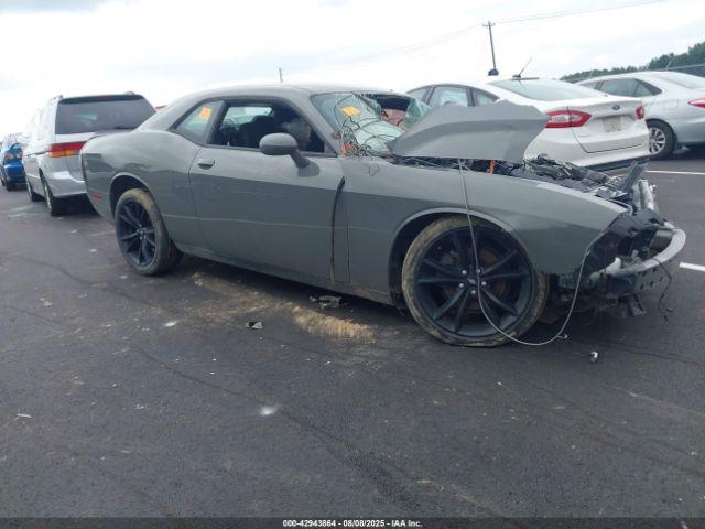  Salvage Dodge Challenger
