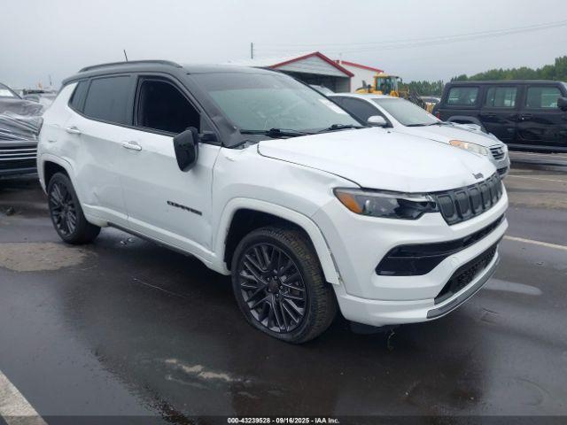  Salvage Jeep Compass