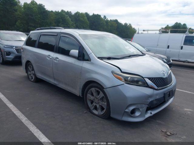  Salvage Toyota Sienna
