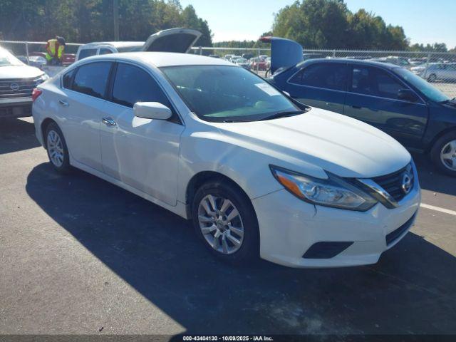  Salvage Nissan Altima