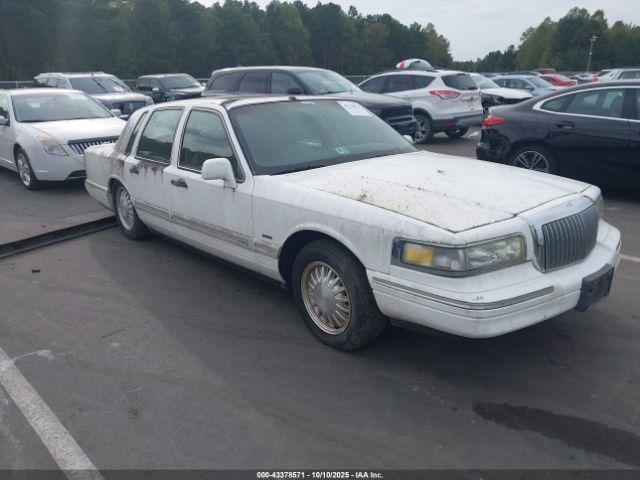  Salvage Lincoln Towncar