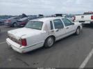 Lincoln Towncar Image 5