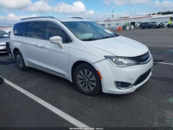  Salvage Chrysler Pacifica