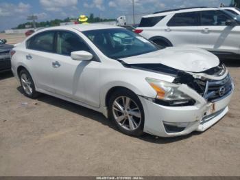  Salvage Nissan Altima