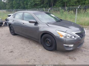  Salvage Nissan Altima