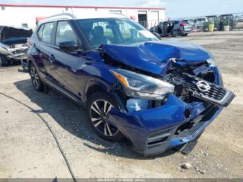  Salvage Nissan Kicks