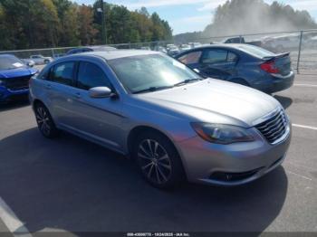  Salvage Chrysler 200