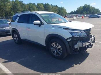  Salvage Nissan Pathfinder