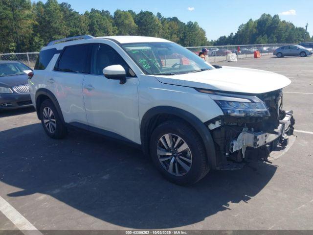  Salvage Nissan Pathfinder