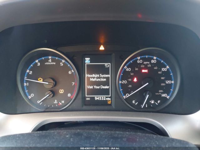 Toyota RAV4 Le Image 8