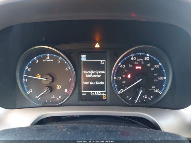 Toyota RAV4 Le Image 8