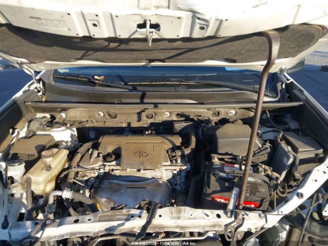 Toyota RAV4 Le Image 5