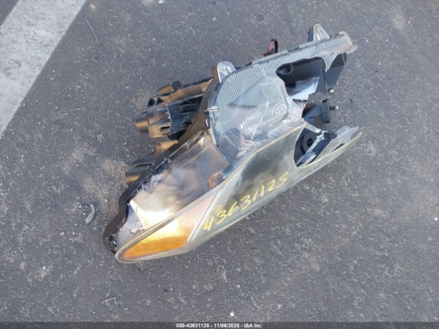 Toyota RAV4 Le Image 6