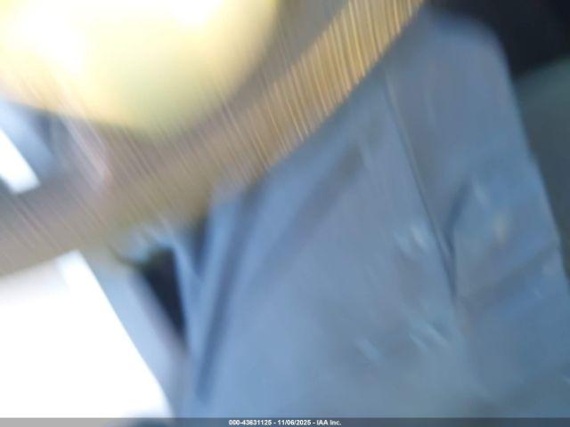 Toyota RAV4 Le Image 13