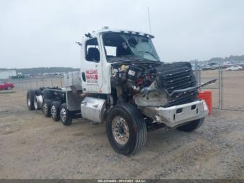  Salvage Freightliner 114sd