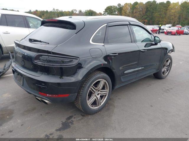 Porsche Macan S Image 9
