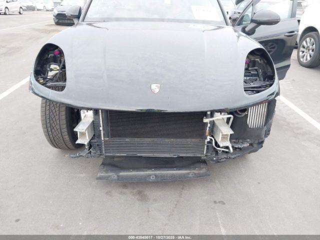 Porsche Macan S Image 6