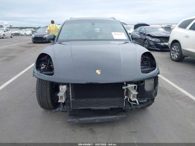 Porsche Macan S Image 11