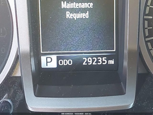 Toyota Tacoma Sr5 V6 Image 11