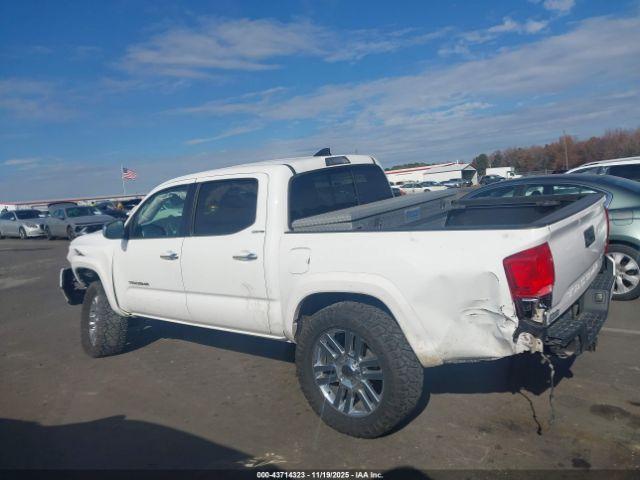 Toyota Tacoma Limited Image 12