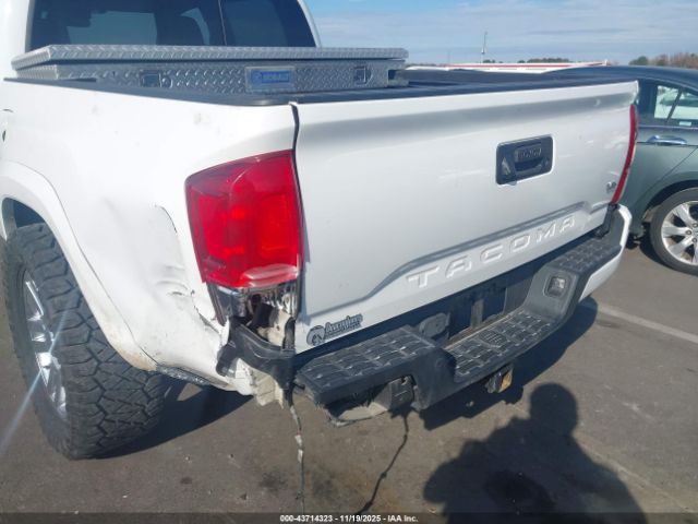 Toyota Tacoma Limited Image 17