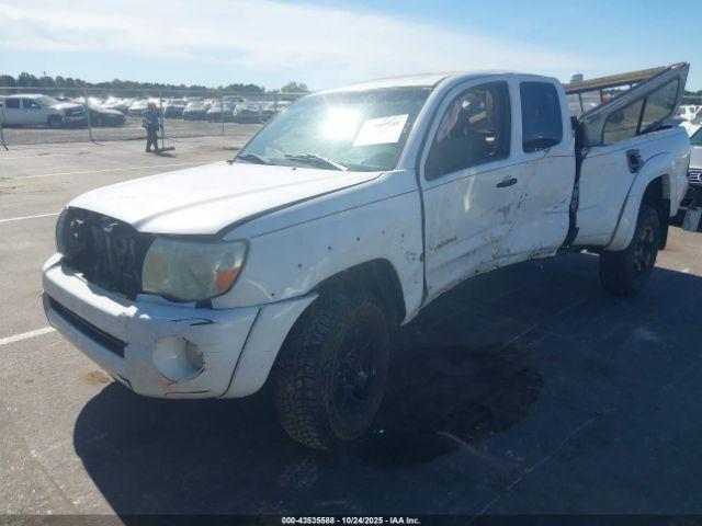 Toyota Tacoma Base V6 Image 2