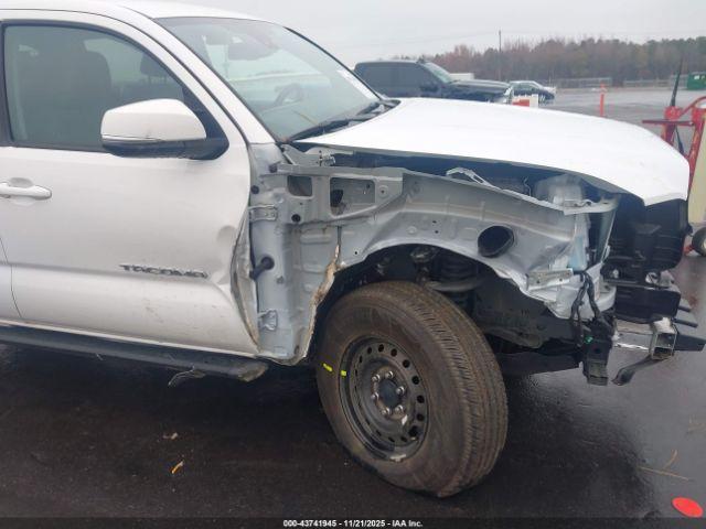 Toyota Tacoma Sr5 V6 Image 14