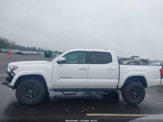 Toyota Tacoma Sr5 V6 Image 16