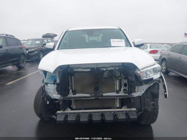 Toyota Tacoma Sr5 V6 Image 18