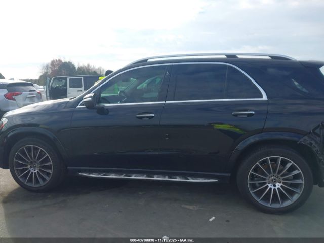 Mercedes-Benz GLE 4matic Image 14