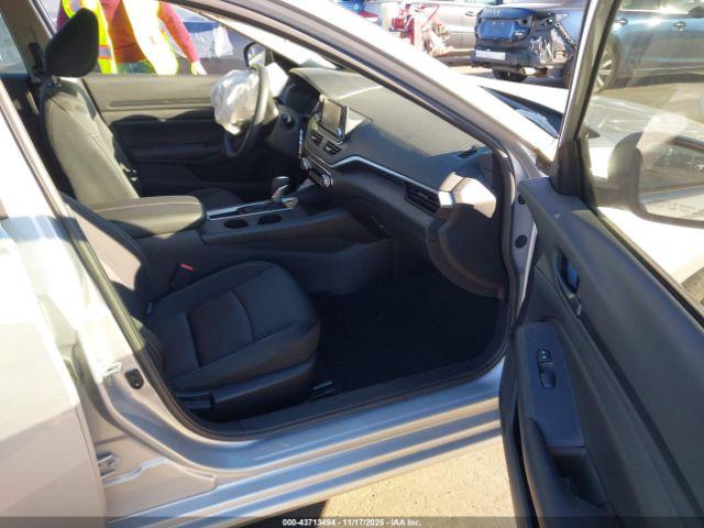 Nissan Altima S Fwd Image 4