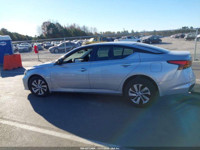 Nissan Altima S Fwd Image 10