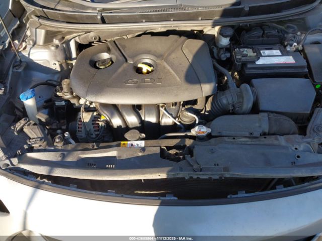 Hyundai ELANTRA Image 15