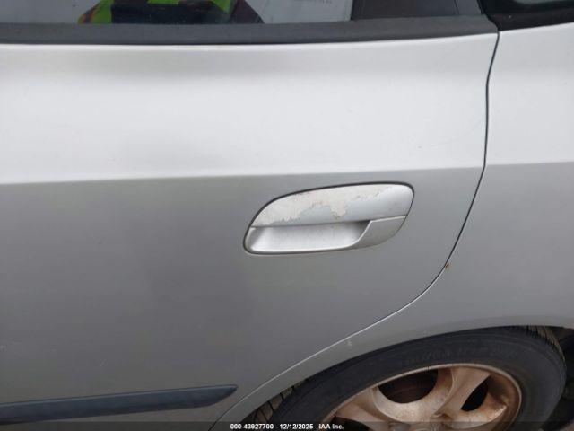 Hyundai ELANTRA Gt Image 10