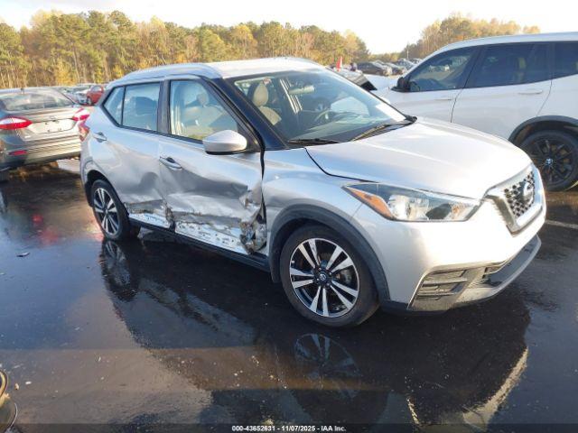  Salvage Nissan Kicks