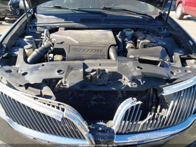 Lincoln MKS Ecoboost Image 6