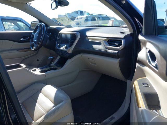 GMC Acadia Denali Image 13