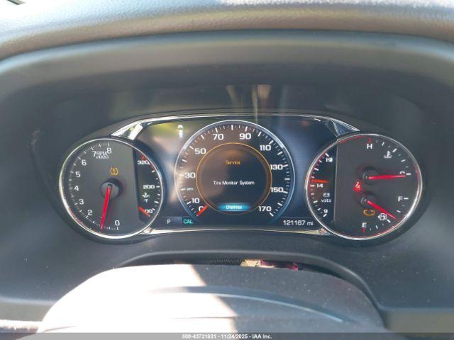 GMC Acadia Denali Image 2