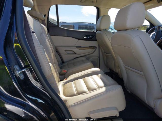 GMC Acadia Denali Image 4