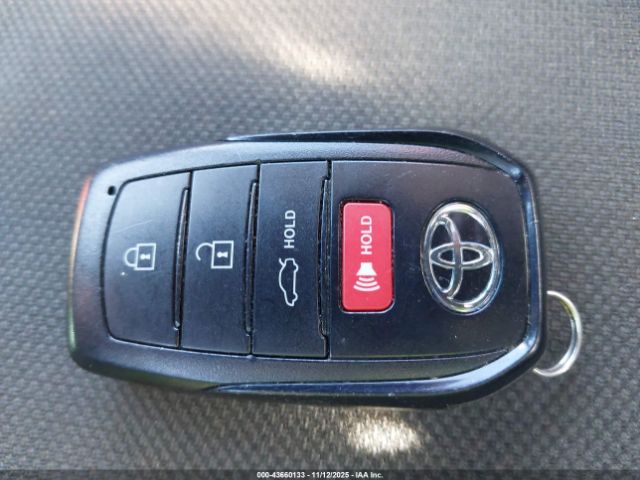 Toyota Corolla Le Image 9