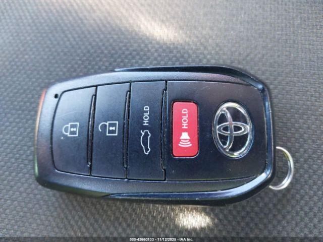 Toyota Corolla Le Image 9